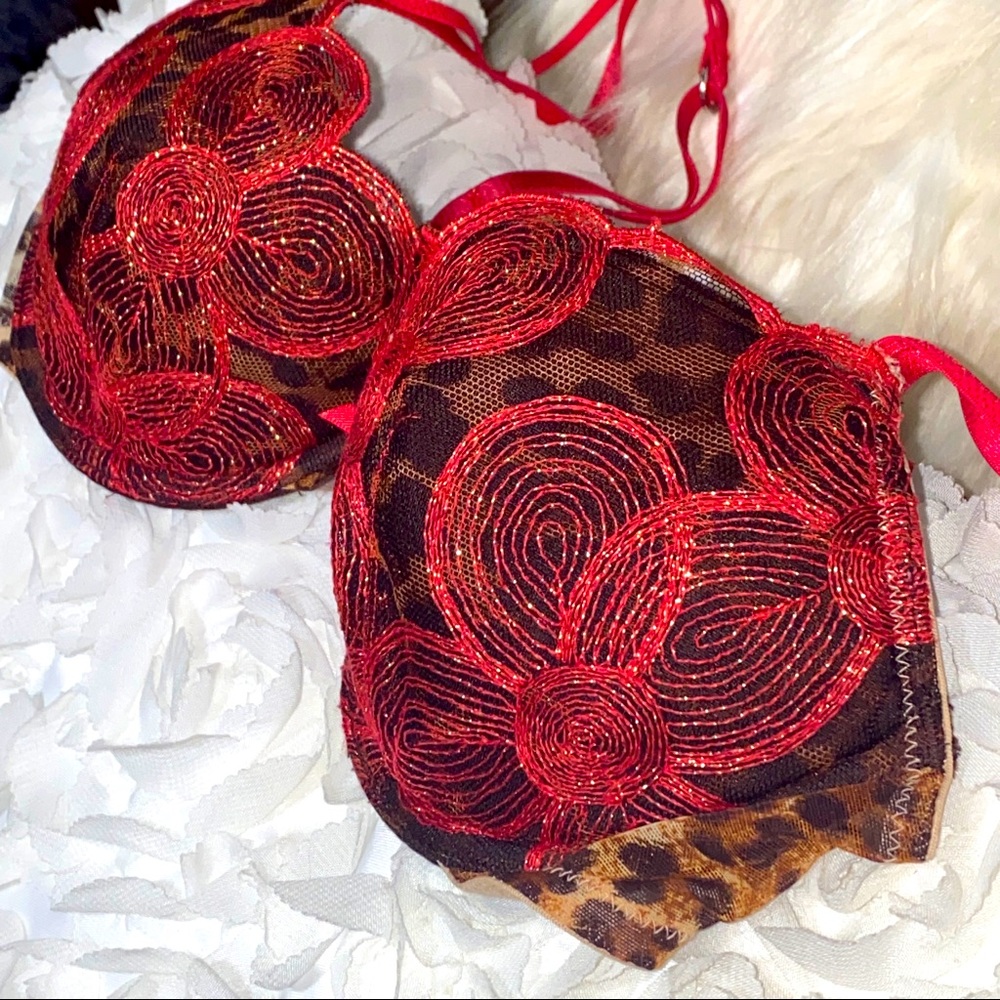💥Victoria’s Secret Very Sexy Balconet HTF Bling💥